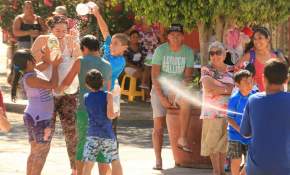 Niños y niñas se refrescaron con la Fiesta de la Chaya en Vallenar [FOTOS]